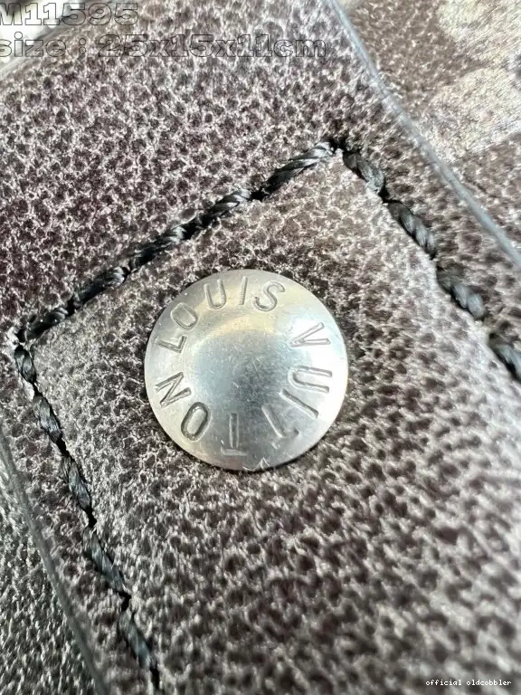Official oldcobbler BANDOULIÈRE VUITTON KEEPALL 25 LOUIS 0519